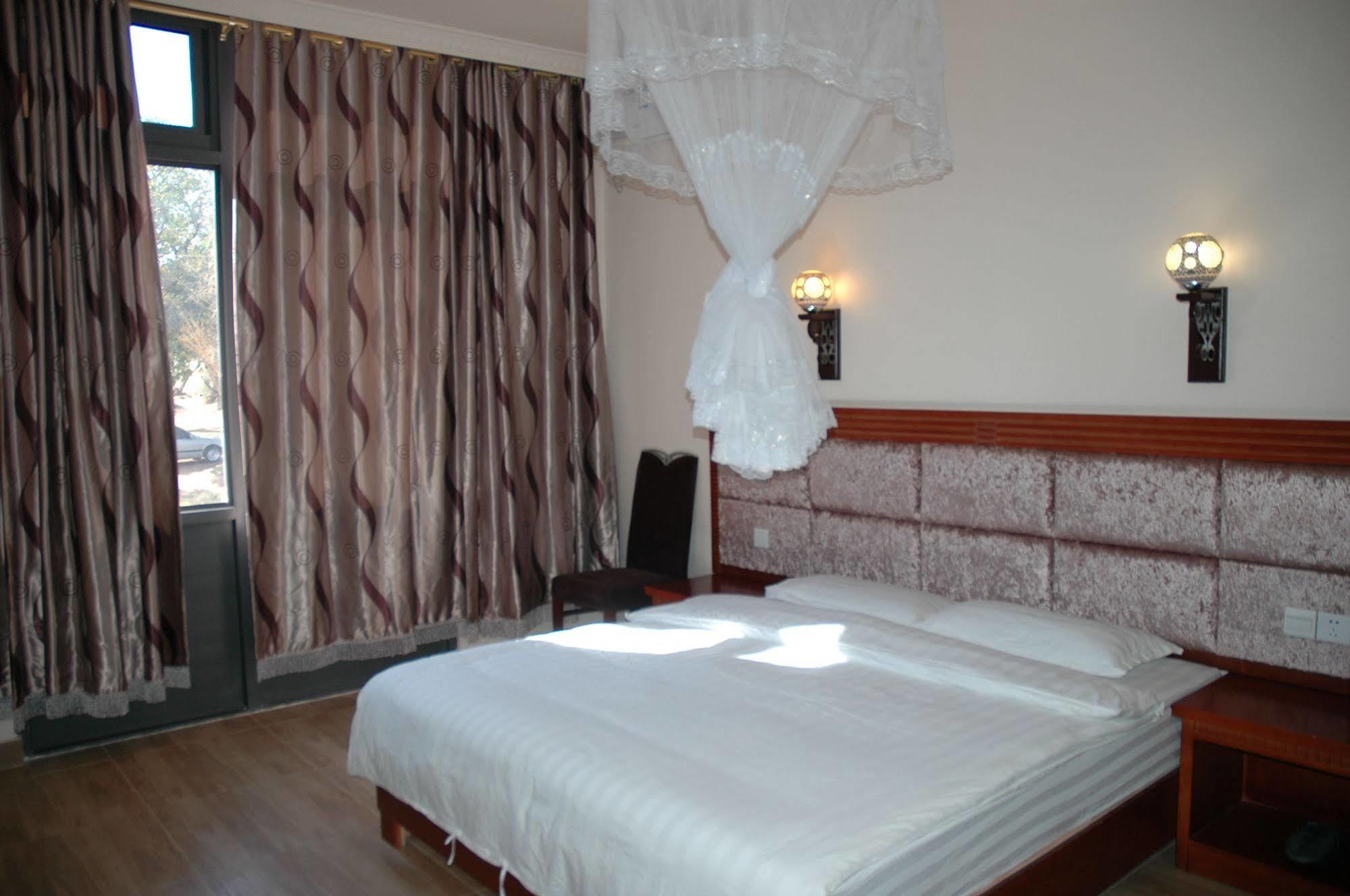 Golden Chopsticks Hotel Ливингстон Экстерьер фото